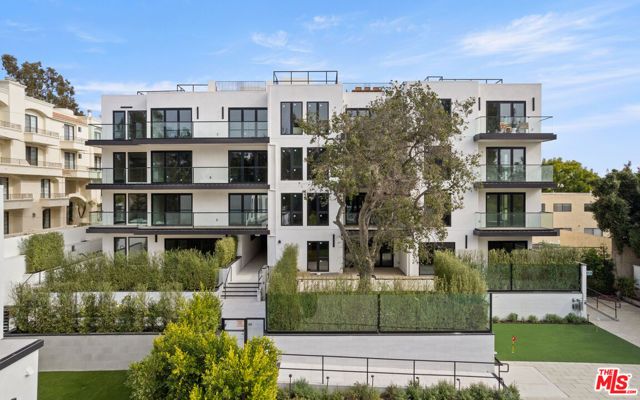 505 S Barrington Avenue 406, Los Angeles, CA 90049
