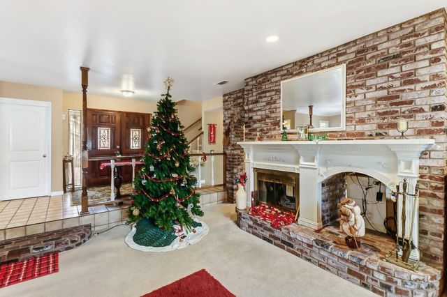 120 River Ridge Way, Folsom, CA 95630