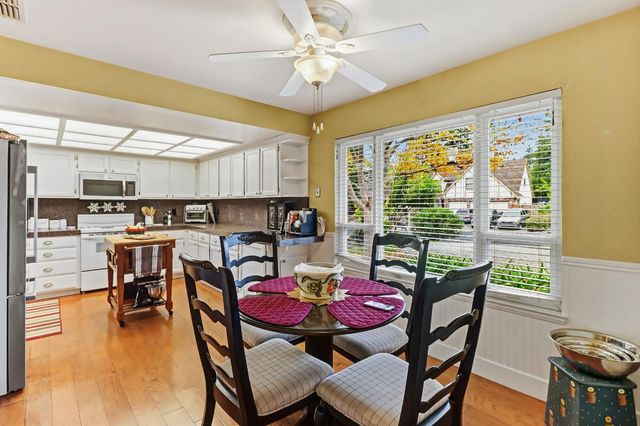 120 River Ridge Way, Folsom, CA 95630