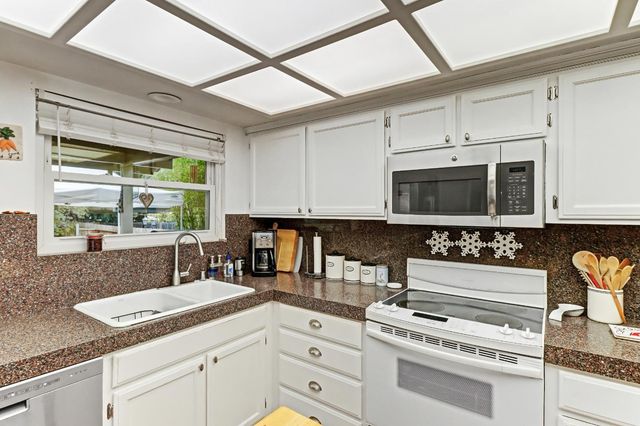 120 River Ridge Way, Folsom, CA 95630