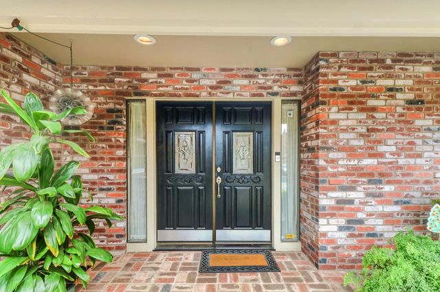 120 River Ridge Way, Folsom, CA 95630