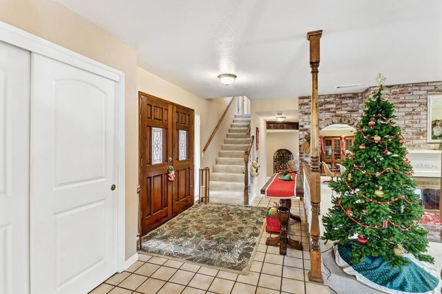 120 River Ridge Way, Folsom, CA 95630