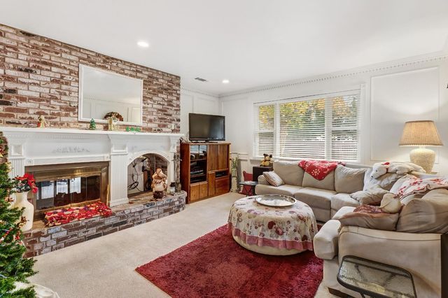 120 River Ridge Way, Folsom, CA 95630