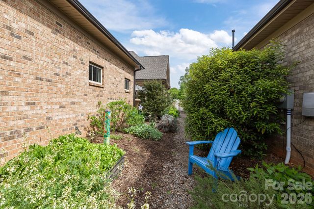 5235 Courtyard Lane, Belmont, NC 28012