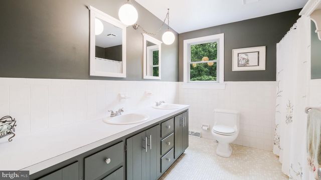 4841 LOWER MOUNTAIN ROAD, New Hope, PA 18938