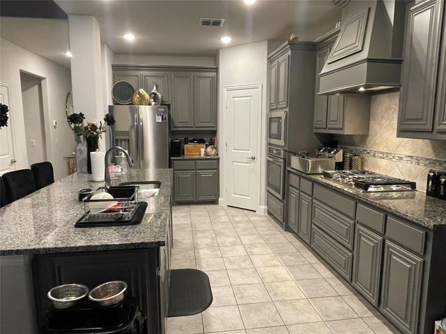 2403 Melrose Drive, Mansfield, TX 76084