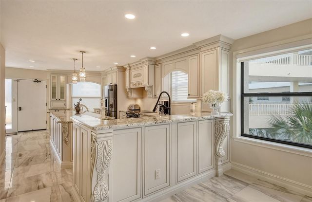 5740 MIDNIGHT PASS ROAD 307, Sarasota, FL 34242