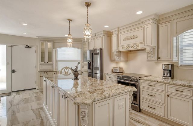 5740 MIDNIGHT PASS ROAD 307, Sarasota, FL 34242