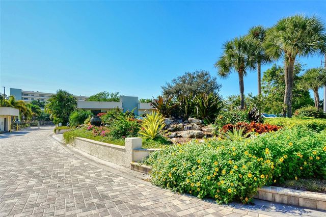 5740 MIDNIGHT PASS ROAD 307, Sarasota, FL 34242