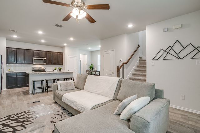 440 Milverton Drive, Fort Worth, TX 76036