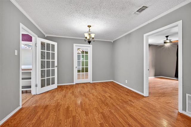 517 W Bullock Street, Denison, TX 75020