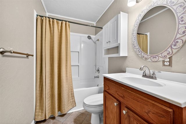 517 W Bullock Street, Denison, TX 75020