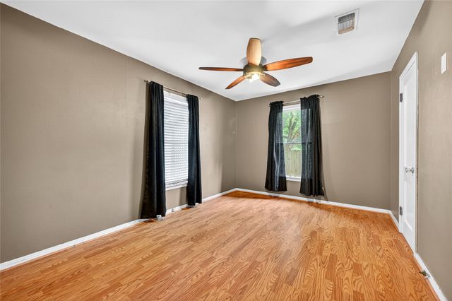 517 W Bullock Street, Denison, TX 75020