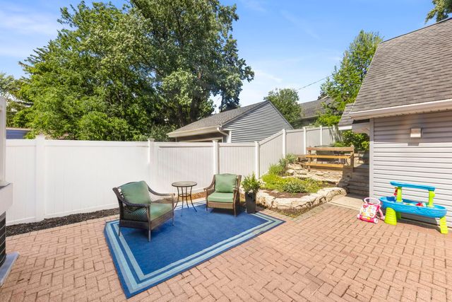 117 N Park Boulevard, Glen Ellyn, IL 60137