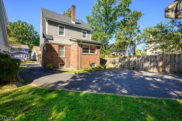 52 Orchard Rd, Maplewood Twp., NJ 07040