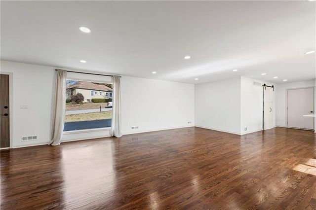 1309 W 100TH Terrace, Kansas City, MO 64114