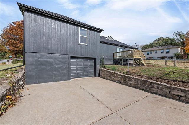 1309 W 100TH Terrace, Kansas City, MO 64114