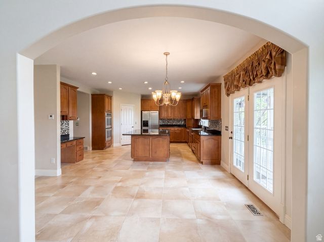 557 E HOLLOW CREEK RD, Draper, UT 84020