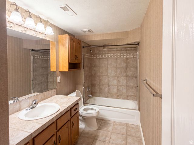 557 E HOLLOW CREEK RD, Draper, UT 84020