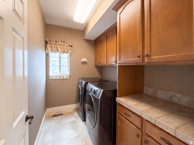 557 E HOLLOW CREEK RD, Draper, UT 84020
