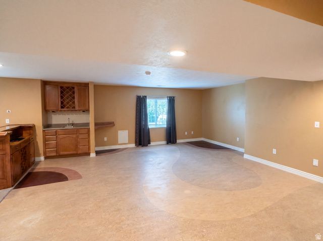 557 E HOLLOW CREEK RD, Draper, UT 84020