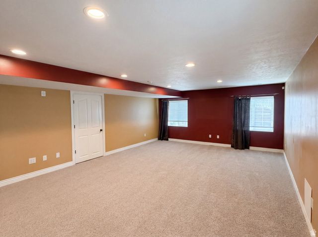 557 E HOLLOW CREEK RD, Draper, UT 84020