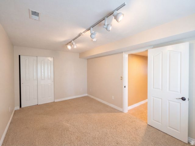557 E HOLLOW CREEK RD, Draper, UT 84020