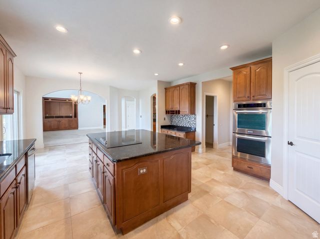 557 E HOLLOW CREEK RD, Draper, UT 84020
