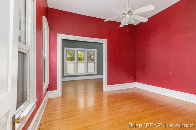 827 Fairview Avenue, Grand Rapids, MI 49503
