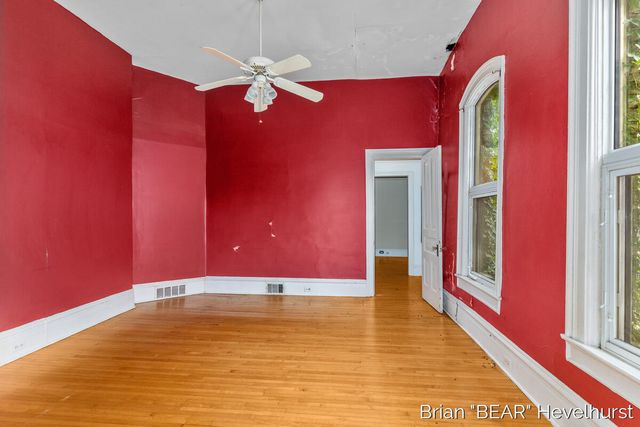 827 Fairview Avenue, Grand Rapids, MI 49503