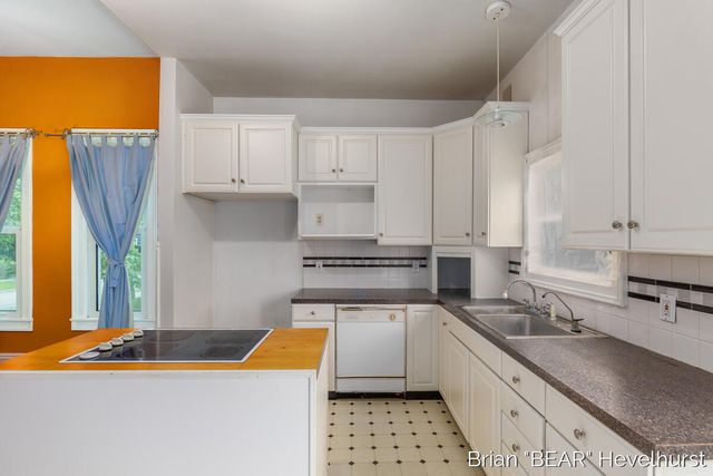 827 Fairview Avenue, Grand Rapids, MI 49503