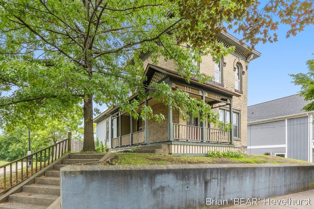 827 Fairview Avenue, Grand Rapids, MI 49503