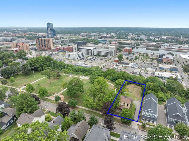 827 Fairview Avenue, Grand Rapids, MI 49503