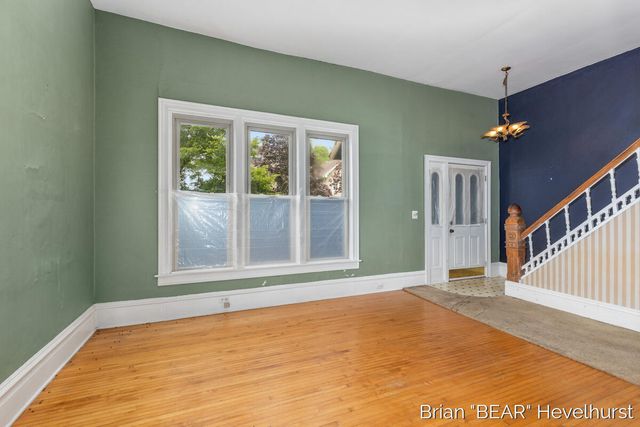 827 Fairview Avenue, Grand Rapids, MI 49503