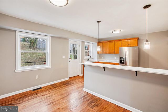 529 FOXHALL PL SE, Washington, DC 20032