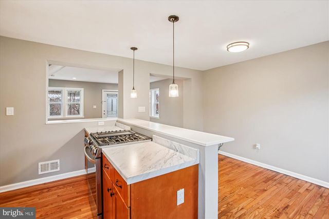 529 FOXHALL PL SE, Washington, DC 20032