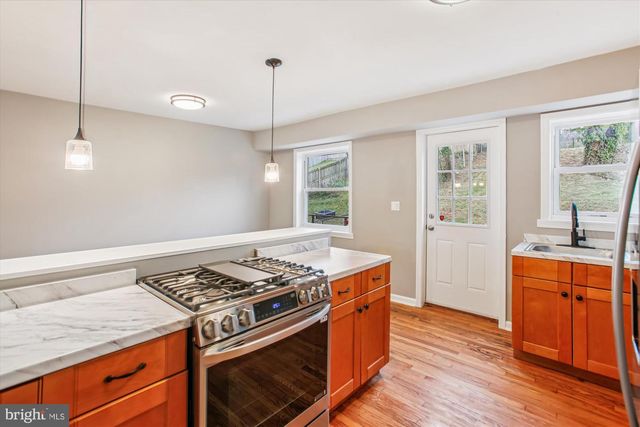 529 FOXHALL PL SE, Washington, DC 20032