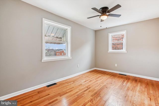 529 FOXHALL PL SE, Washington, DC 20032