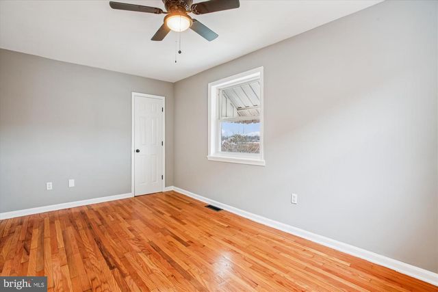 529 FOXHALL PL SE, Washington, DC 20032