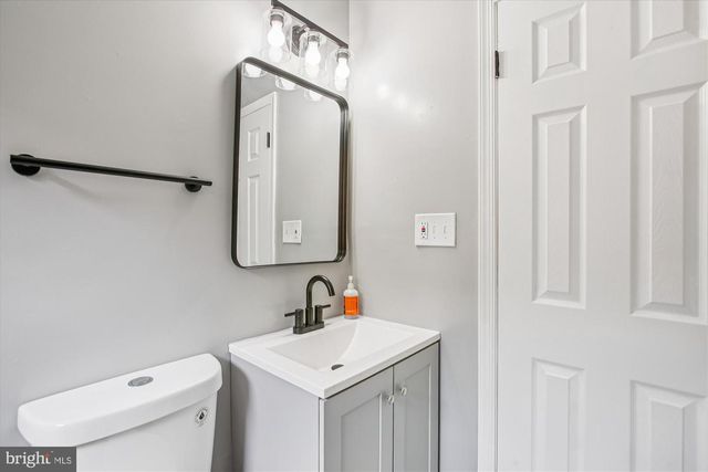 529 FOXHALL PL SE, Washington, DC 20032