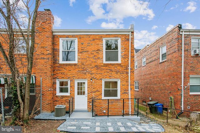 529 FOXHALL PL SE, Washington, DC 20032