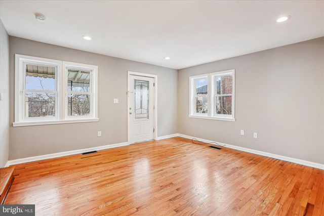 529 FOXHALL PL SE, Washington, DC 20032