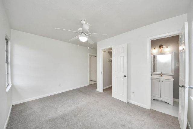 2926 Knotty Oaks Trl Trail, Houston, TX 77045