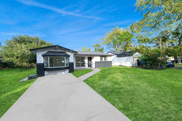 2926 Knotty Oaks Trl Trail, Houston, TX 77045