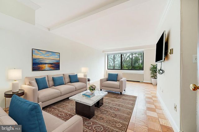 4390 LORCOM LN #810, Arlington, VA 22207