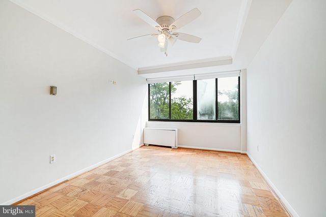 4390 LORCOM LN #810, Arlington, VA 22207