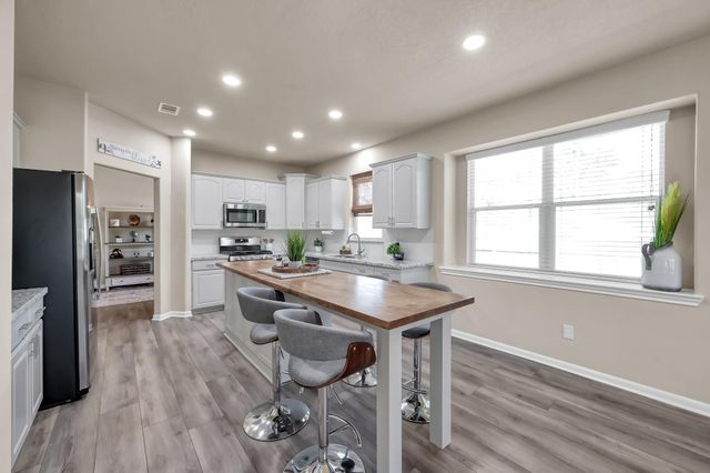 711 Stonewall Jackson Court, Conroe, TX 77302