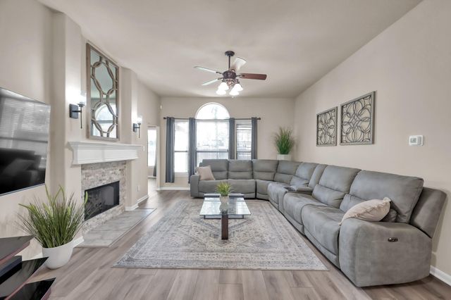 711 Stonewall Jackson Court, Conroe, TX 77302