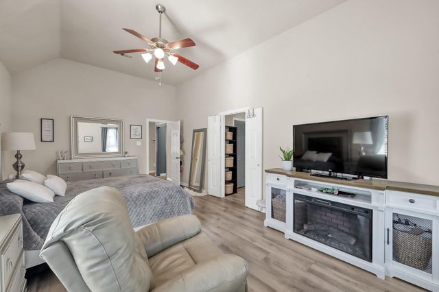 711 Stonewall Jackson Court, Conroe, TX 77302