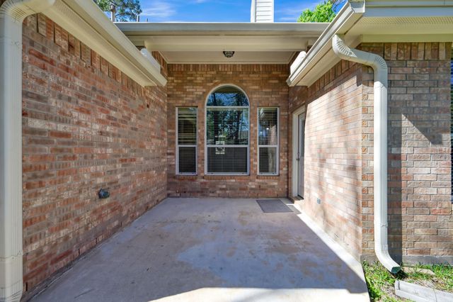 711 Stonewall Jackson Court, Conroe, TX 77302